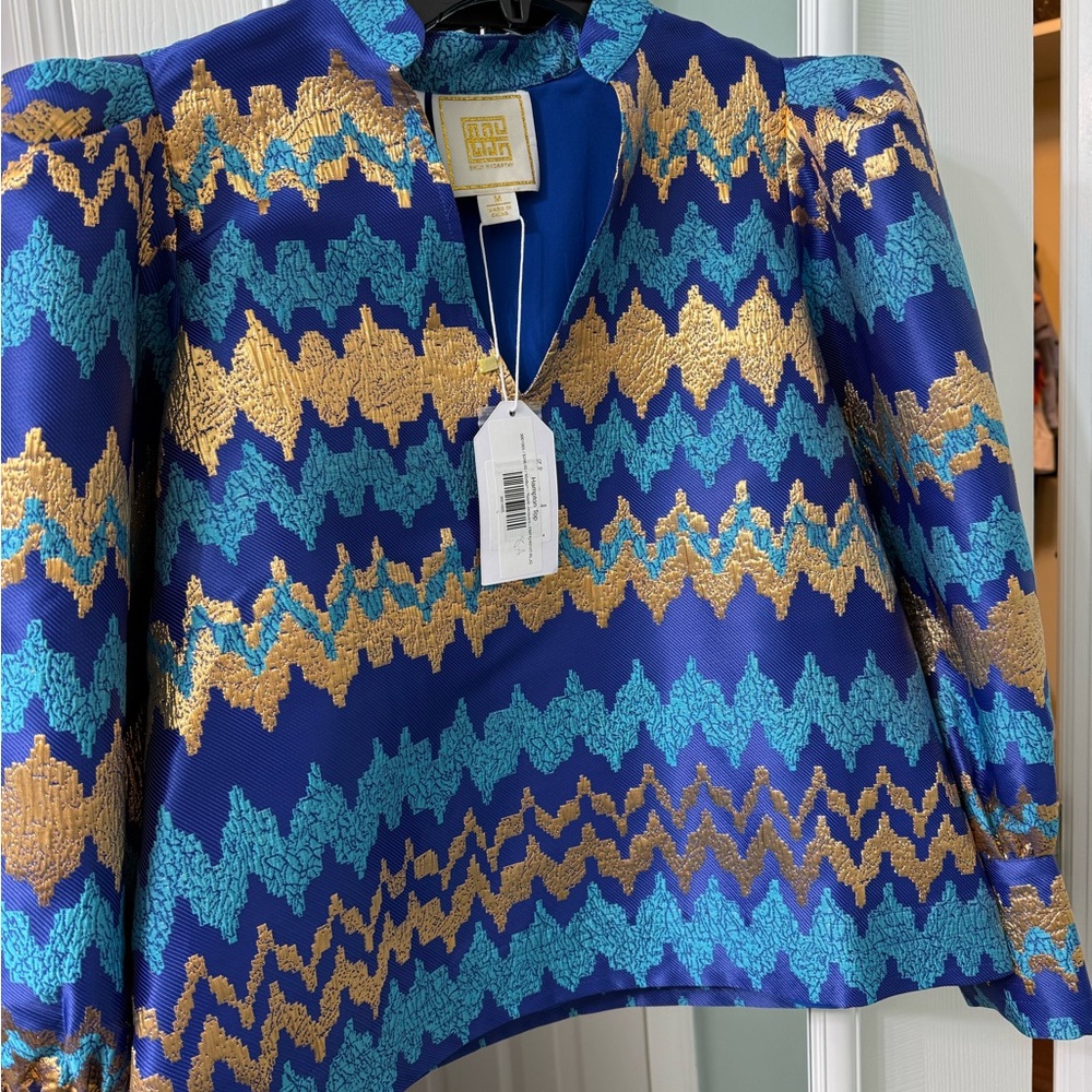 Emily McCarthy Hampton Top Blue and Gold Zigzag - Picture 4 of 4